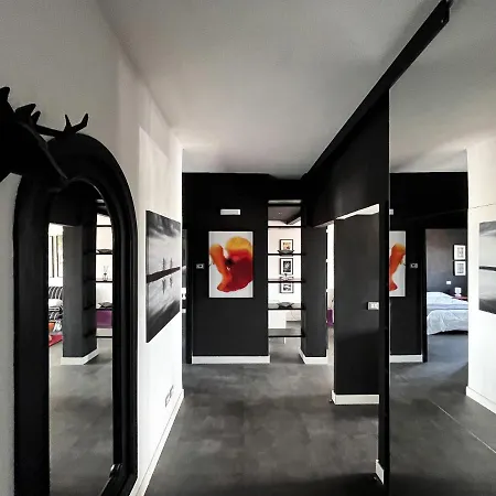 Mura Di Elegant Penthouse With Balcony