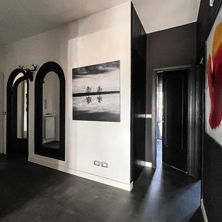 Mura Di Elegant Penthouse With Balcony Lejlighed Lucca