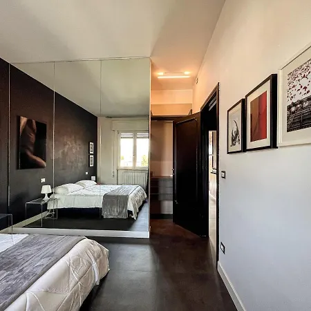Mura Di Elegant Penthouse With Balcony