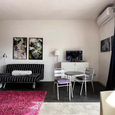 Mura Di Elegant Penthouse With Balcony *