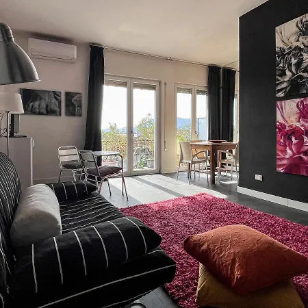 Mura Di Elegant Penthouse With Balcony Apartamento Lucca